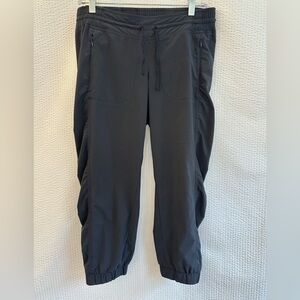 Athleta La Viva Capri Black Jogger Pants Size: 4